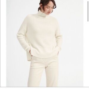 EVERLANE VGUC Cashmere + Wool Mockneck Turtleneck Split Hem Sweater